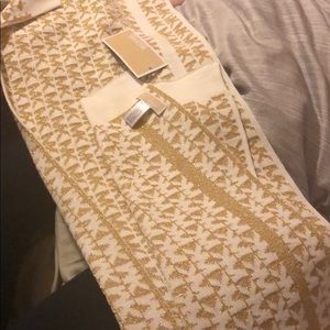 BRAND NEW Michael Kors scarf gold and white